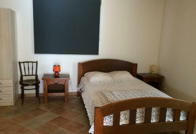 بنسيون Maisons De Vacances à Curzon