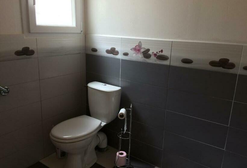 بنسيون Maisons De Vacances à Curzon