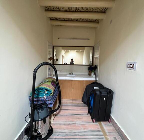 פנסיון Napishu Guest House