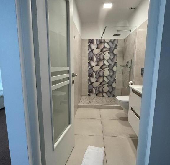 膳宿费 Resedinta Cina