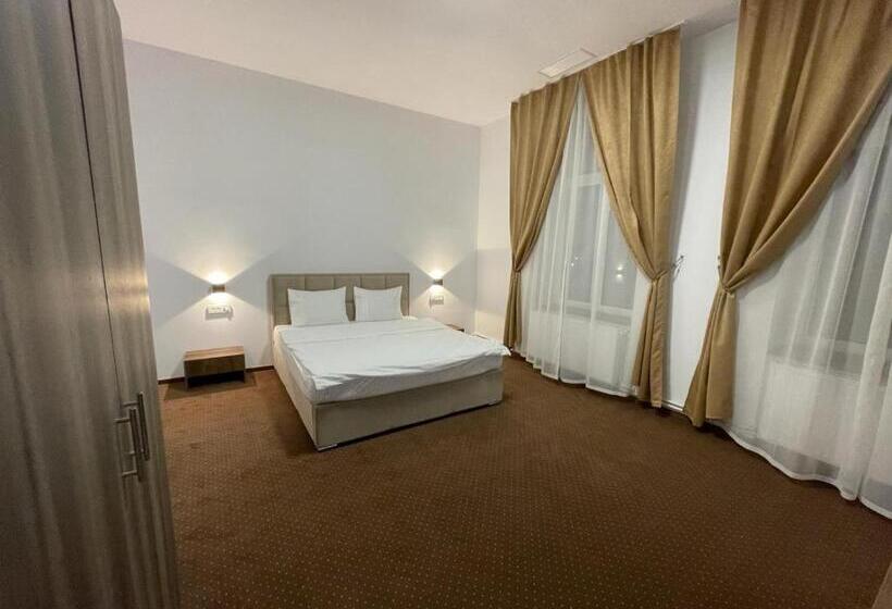 膳宿费 Resedinta Cina