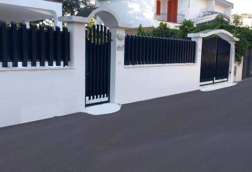 پانسیون Villa Wanda A 300 Mt Dal Mare