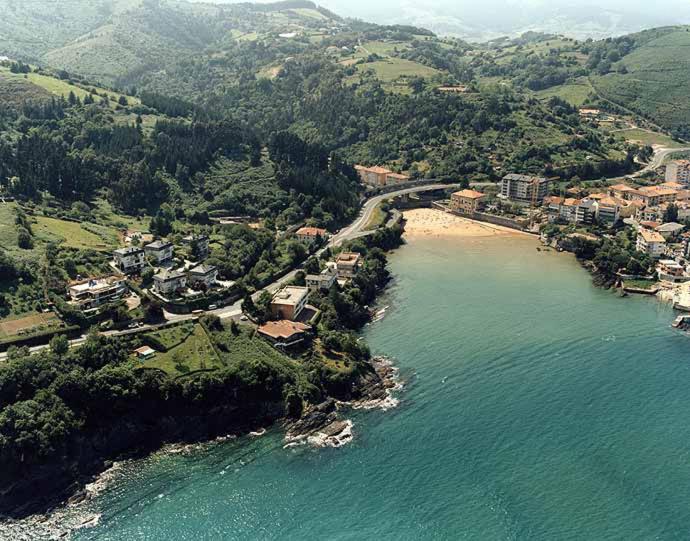 Plazuela Sta Catalina Ii En Mundaka Con Parking By Kabia Gestión