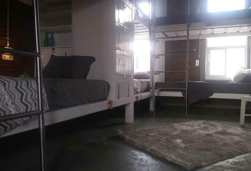 Shelter Hostel Malang