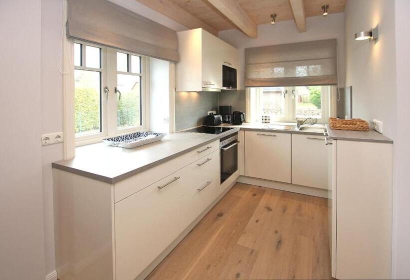 Strandstraße 2b Rechts, Lütt Seehuus