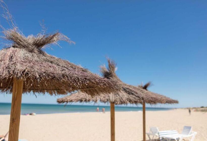 Stunning Sea Views At Just 270 M From The Beach