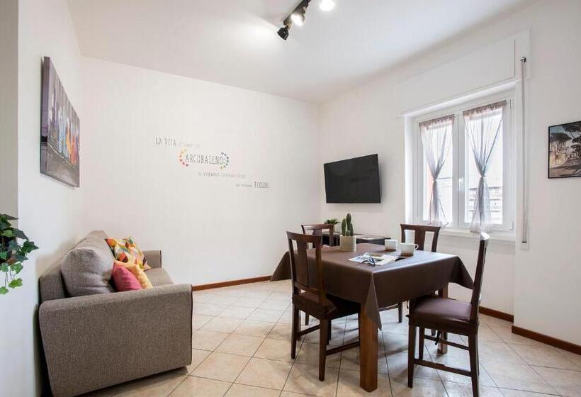 Stylish & Cozy   5 Star Location  Balcony   City View