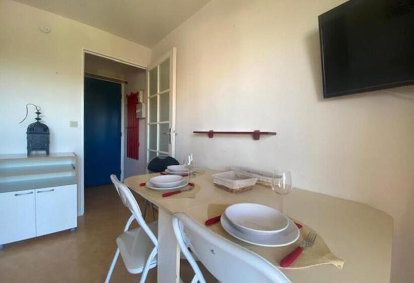 23m Peaceful With Balcony With Sea View !