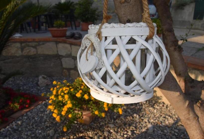 مبيت وإفطار Al Chiaro Di Luna