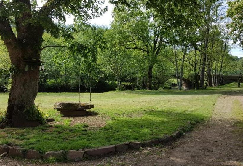 ベッドアンドブレックファースト Le Moulin Du Cluzeau