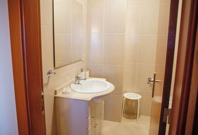 Caniço Quintas Iii By Trip2portugal