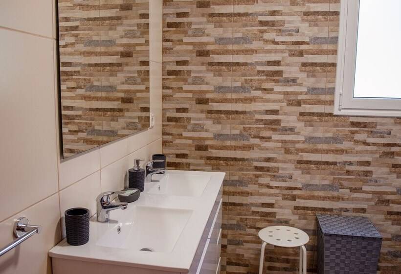 Caniço Quintas Iii By Trip2portugal