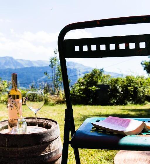 Chalet Familial Authentique Avec Jardin/cheminée