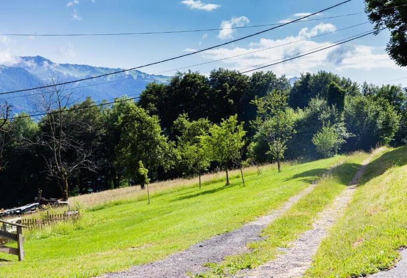 Chalet Familial Authentique Avec Jardin/cheminée