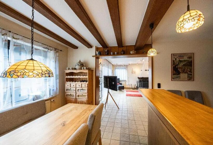 Großzügiges Feriendomizil Im Herzen Von Sankt Aldegund