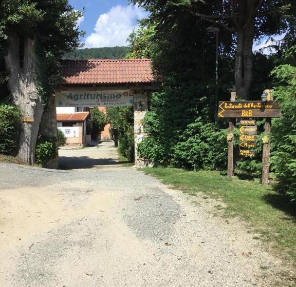 בית מלון כפרי Agriturismo Carrozzino