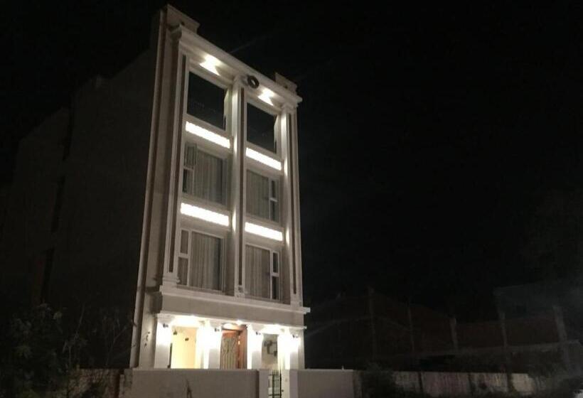 בית מלון כפרי Lotus Grand Akm