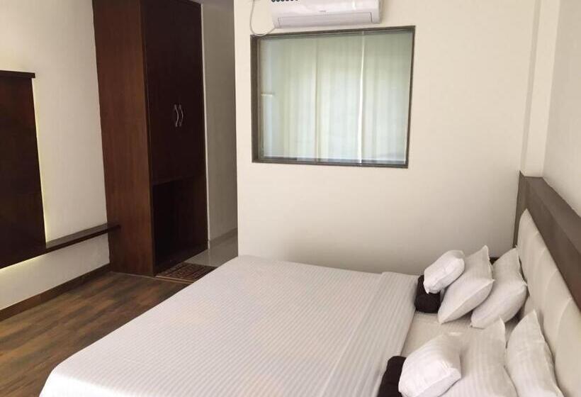 בית מלון כפרי Lotus Grand Akm