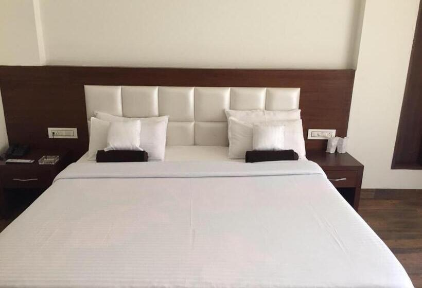 בית מלון כפרי Lotus Grand Akm