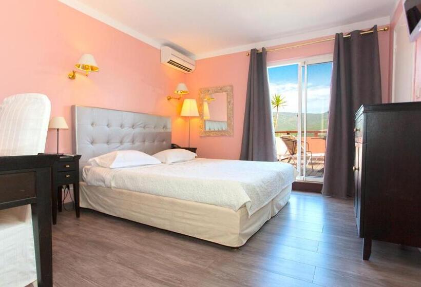 ホテル Macchia E Mare