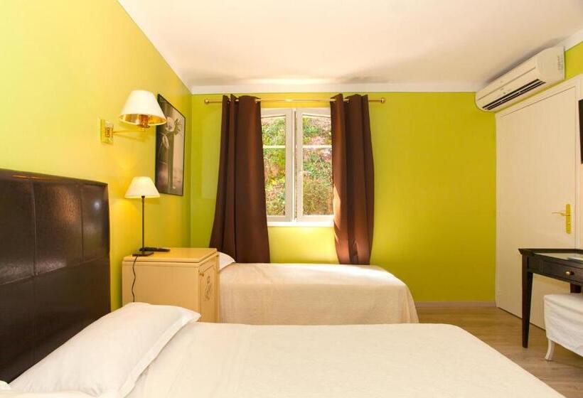 ホテル Macchia E Mare