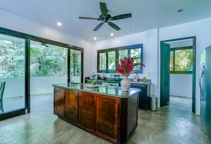 هتل Makara Rio Suite / Ground Floor