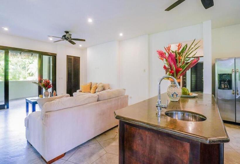 فندق Makara Toucan Suite / 2nd Floor