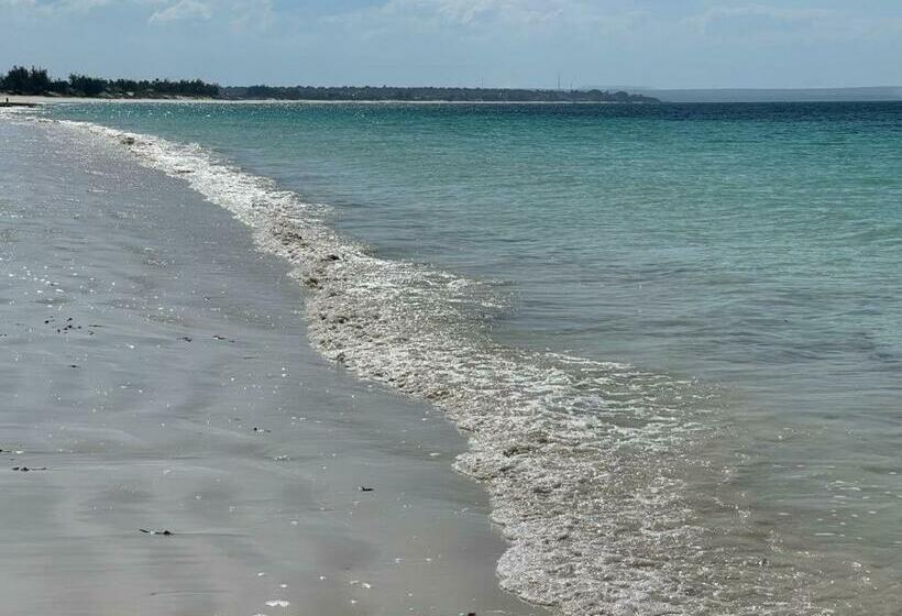 호텔 Namahamade Lodge Restaurante & Beach Bar