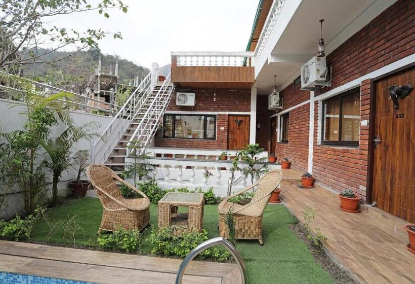 فندق Oyo 12212 Crazy Door