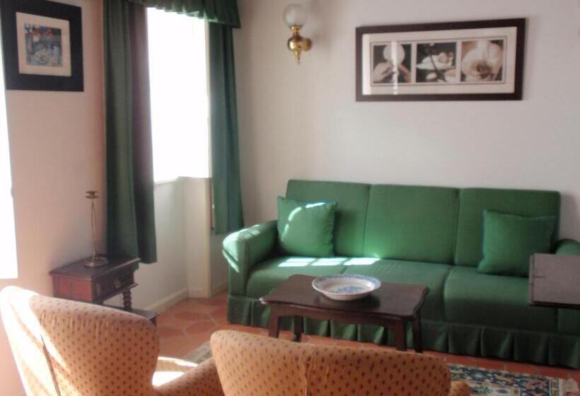 Отель Quinta Da Serrana