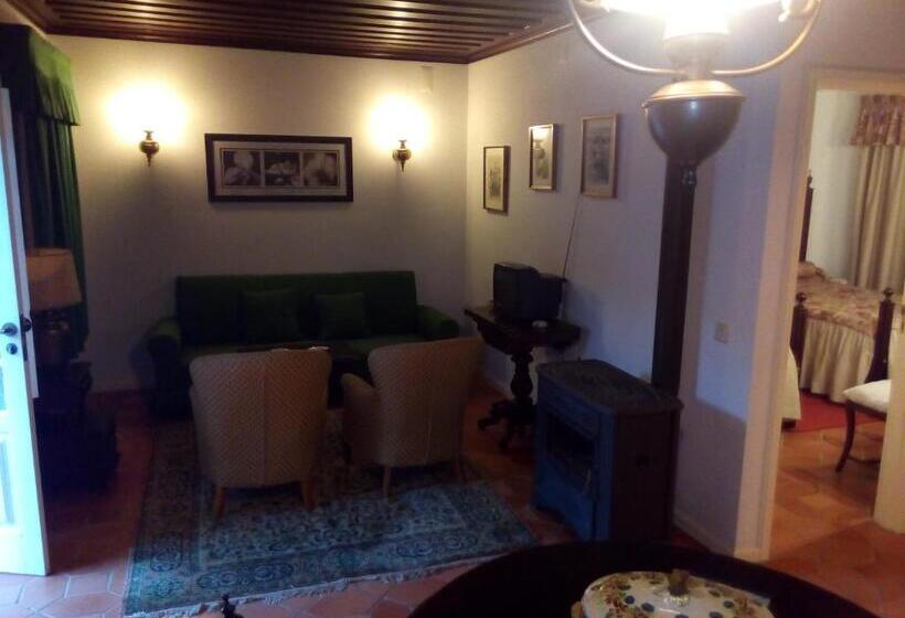 Отель Quinta Da Serrana