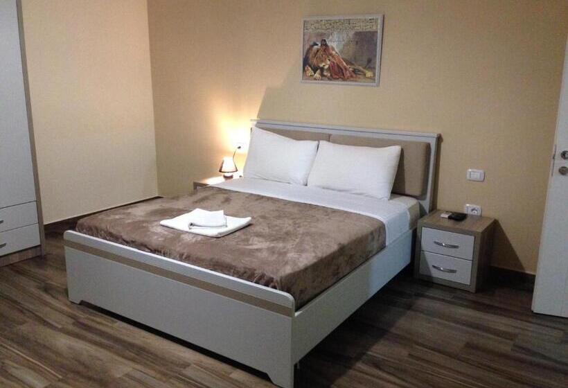 בית מלון כפרי Real