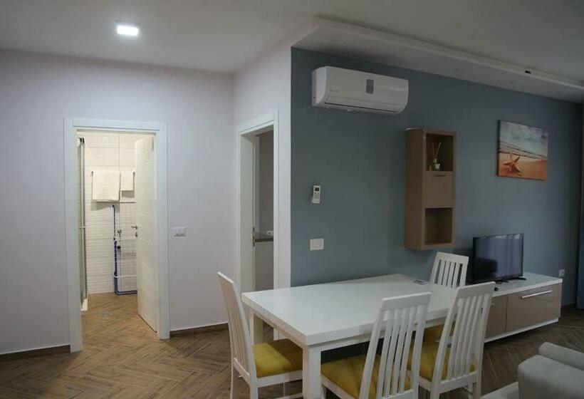 בית מלון כפרי Shëngjini Apartments  Twin Towers