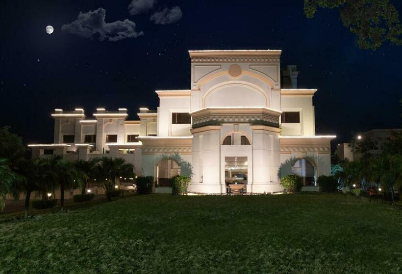 בית מלון כפרי The Competent Palace