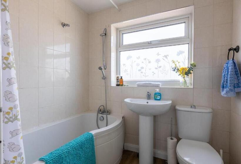 Hullidays East Modern Detached 3 Bed House