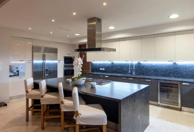 New Oceanfront Luxury Villa In Puerto Vallarta