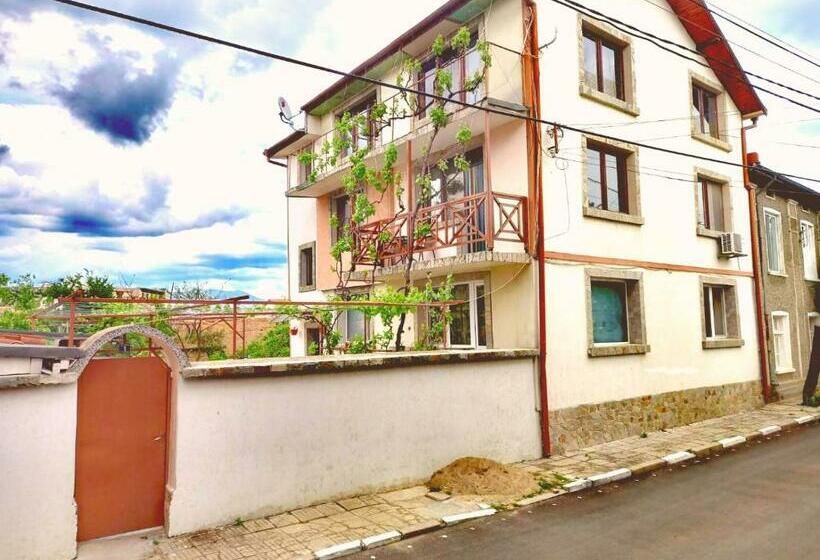 بنسيون къща за гости боневи