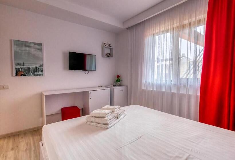 פנסיון Casa Helena