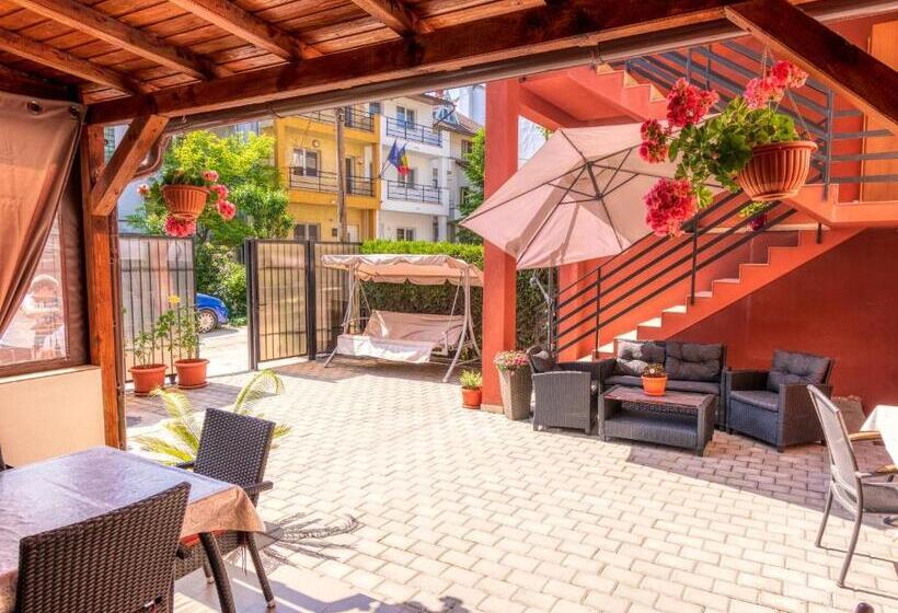 פנסיון Casa Helena