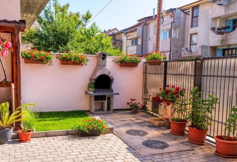 פנסיון Casa Helena