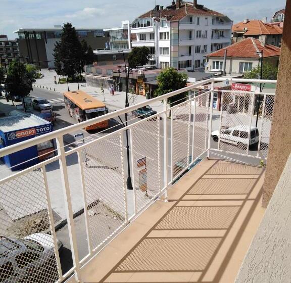 بنسيون Despina