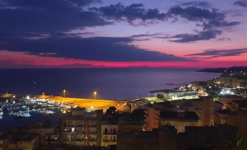 פנסיון Domus Aurea