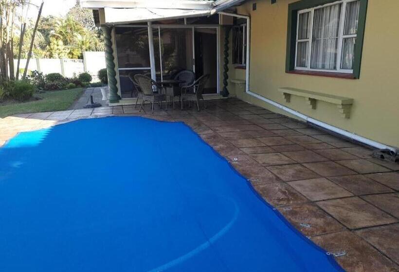 פנסיון Edwaleni Guest Lodge