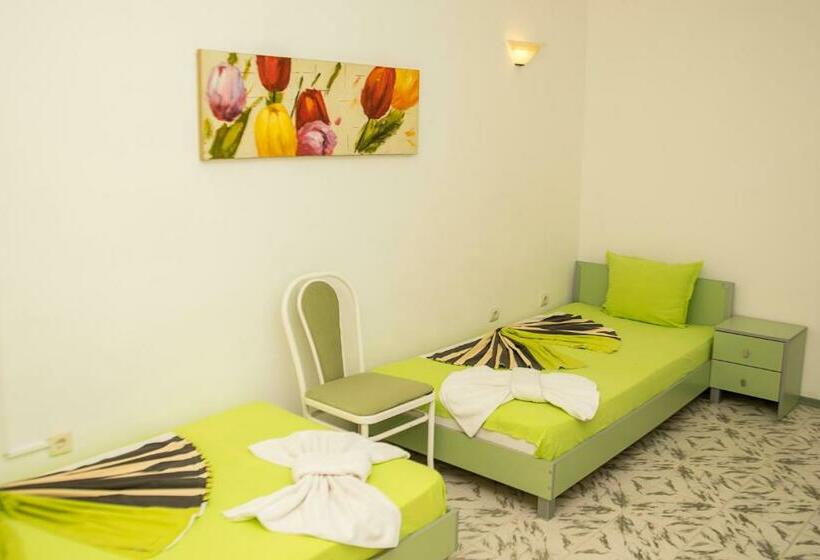 פנסיון Family House Katerini