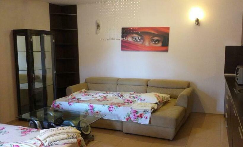 פנסיון Family House Katerini