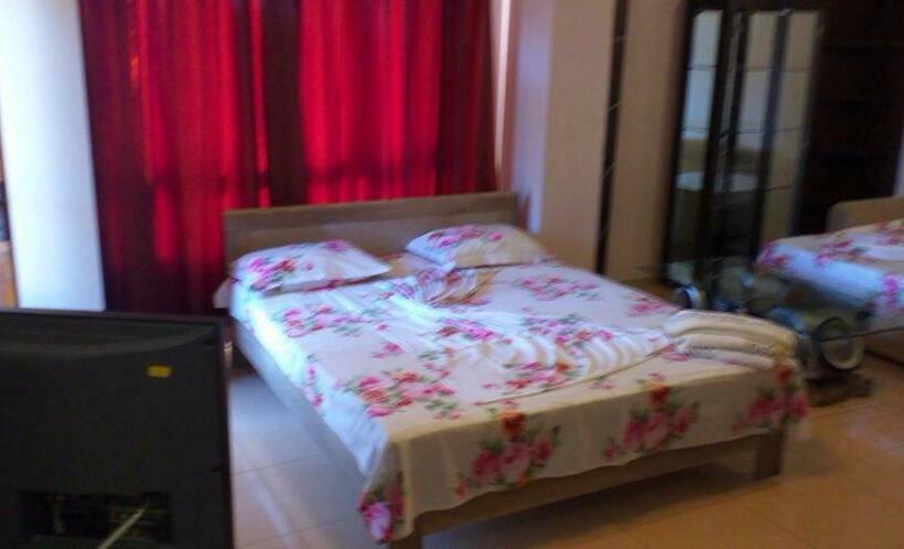 פנסיון Family House Katerini