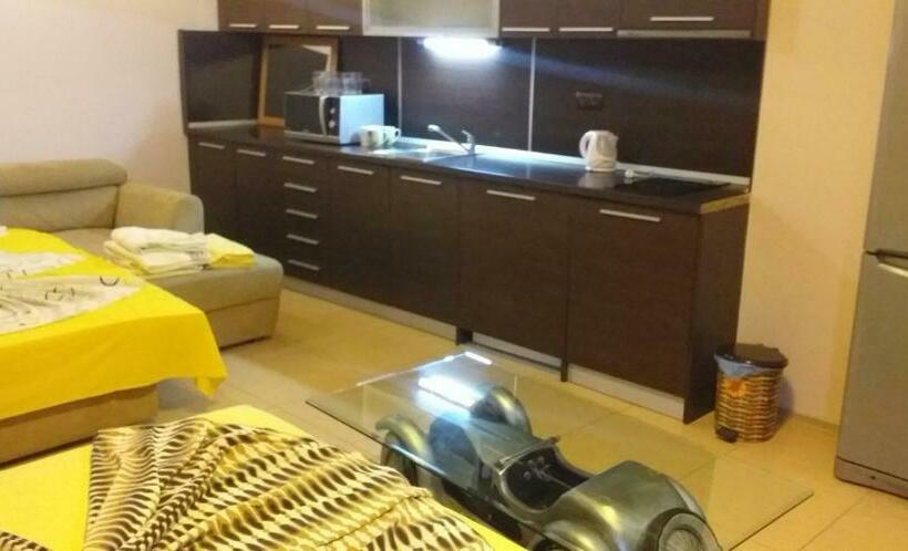 פנסיון Family House Katerini