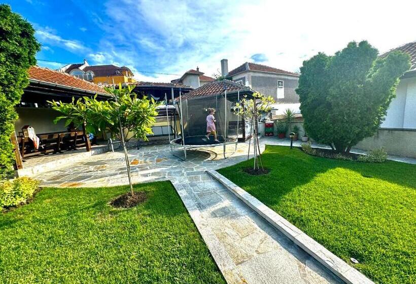 Пансион Guestrooms Stoyanovi