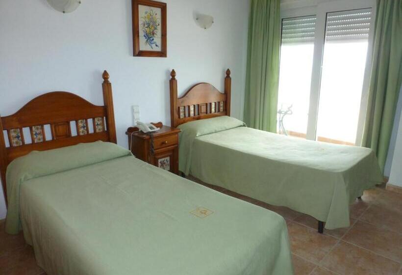 펜션 Hostal Cortés