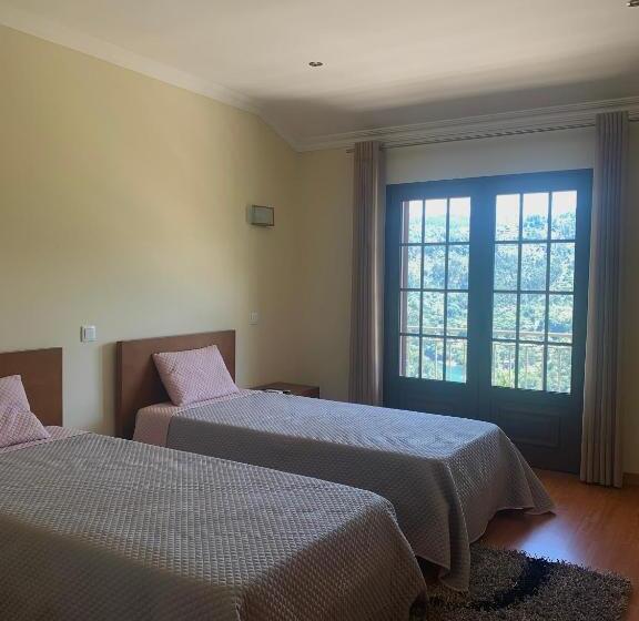 펜션 Restaurante Vessada  Alojamento Local